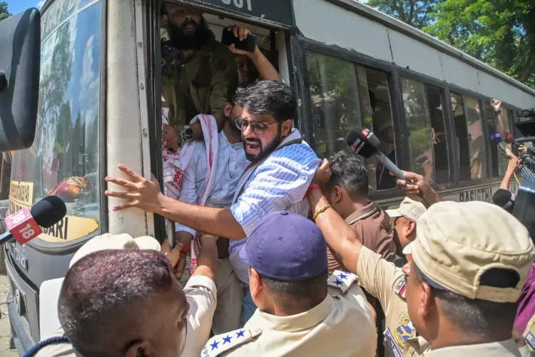 Assam Police detain CJP leaders in Guwahati; six women volunteers released