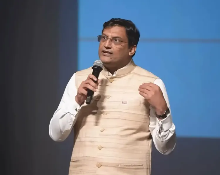 Small towns driving SIP surge: HDFC AMC CEO Navneet Munot