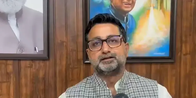 अमेठी विकास विवाद: दानिश आजाद ने स्मृति ईरानी का समर्थन किया, राहुल गांधी पर लगाए विफलता के आरोप