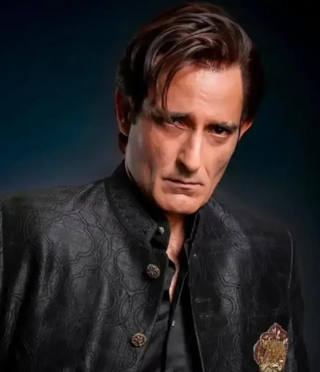 Why Did Smriti Irani Praise Akshaye Khanna in Dhurandhar?