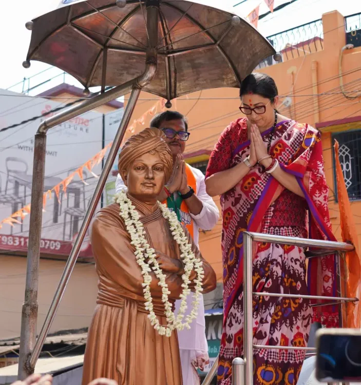 Smriti Irani Pays Tribute to Swami Vivekananda on Nirvan Diwas