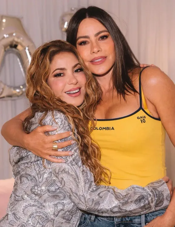 Shakira's 100th show: Sofia Vergara dances to 'Hips Don't Lie' in LA