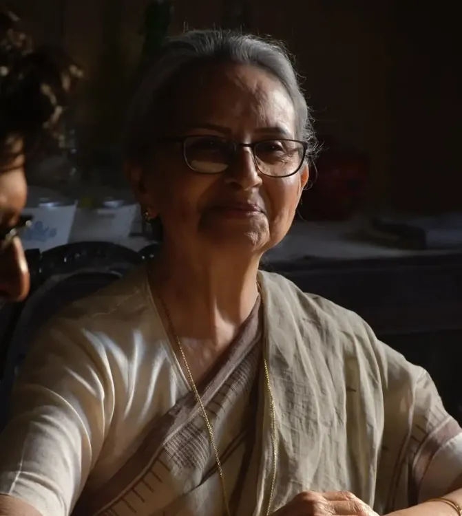 Soha Ali Khan Honors Amma Sharmila Tagore in 'Puratawn'