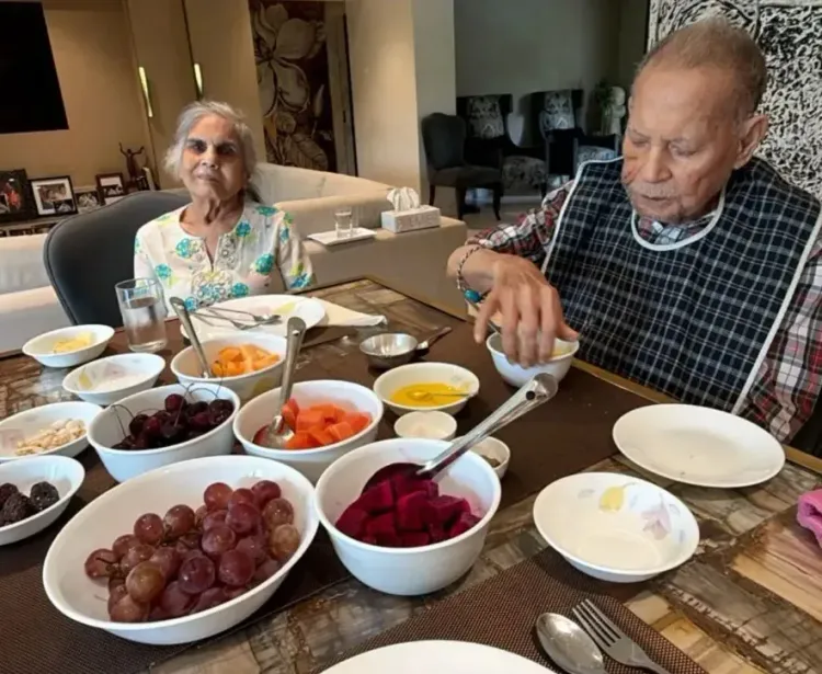 Sohail Khan's Sunday breakfast with Salim Khan and Salma Khan