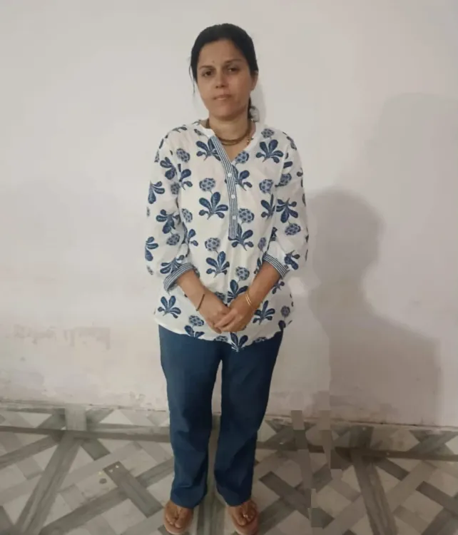 सोनौली बॉर्डर पर थाई महिला गिरफ्तार: फर्जी आधार, वोटर ID और पैन कार्ड मोबाइल में मिले