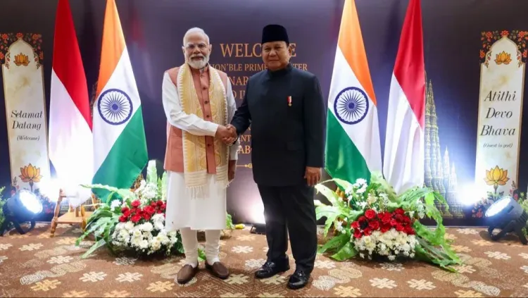 Sonowal hails PM Modi wearing Bodo Aronai in Indonesia