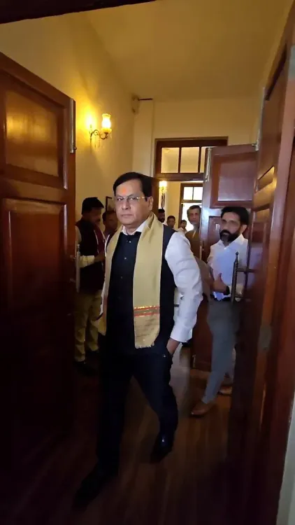 Sonowal Reviews JNPA Operations, Targets Export Efficiency