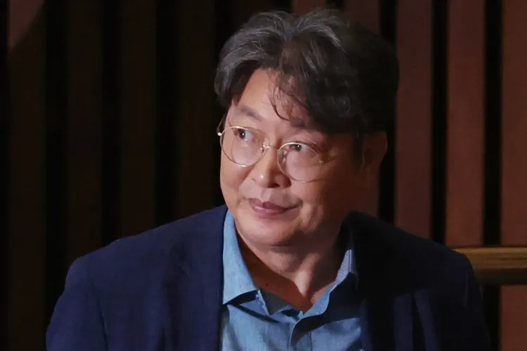 Is South Korea's Ruling Party Expelling Lawmaker Over Alleged Stock Trading Under a Borrowed Name?
