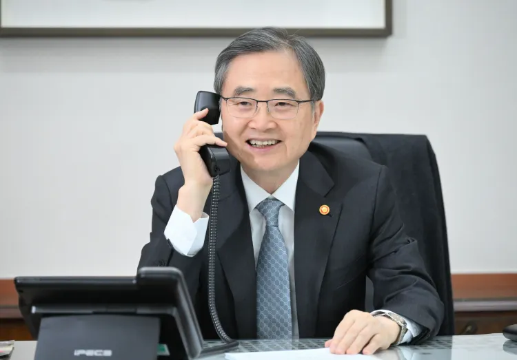 South Korea urges Iran for safe Hormuz navigation, 26 vessels stranded