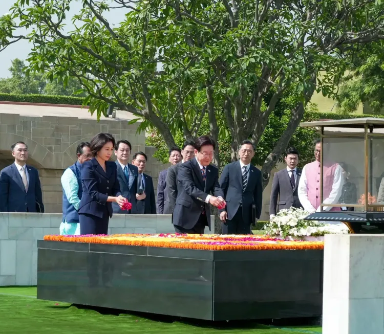 South Korean President Lee Jae Myung Pays Respect to Mahatma Gandhi in New Delhi