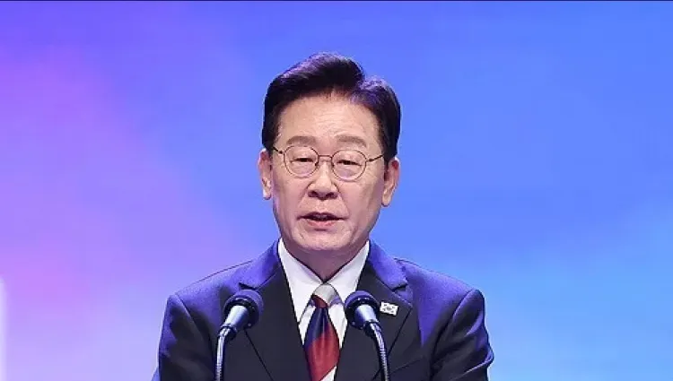 South Korea's Lee proposes war-ending talks with North Korea on Liberation Day