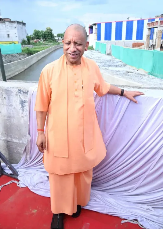 गोड़धोइया नाला परियोजना: CM योगी ने किया निरीक्षण, सपा पर भूमाफिया संरक्षण का आरोप