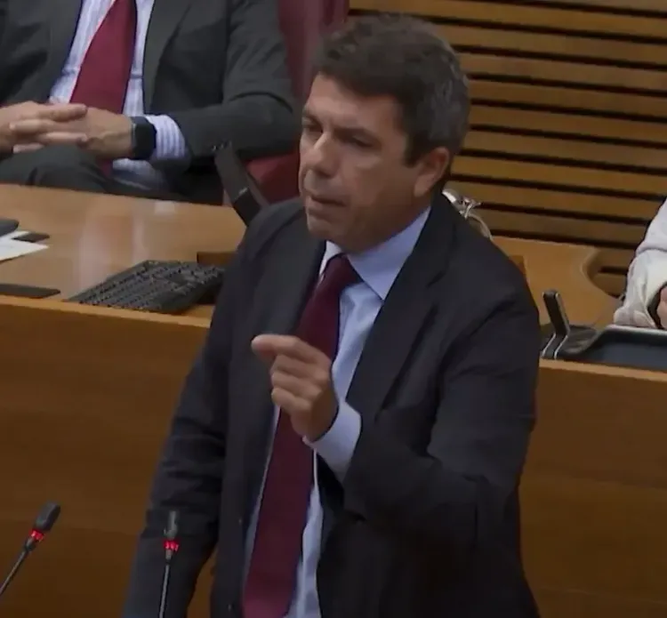 क्या स्पेन में 2024 की बाढ़ से निपटने को लेकर उठे सवालों के बीच वेलेंसिया के प्रमुख माजोन ने इस्तीफा दिया?