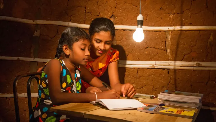 श्रीलंका ने ईंधन और ऊर्जा उपयोग के लिए नई गाइडलाइन जारी की, बिजली की बचत पर जोर