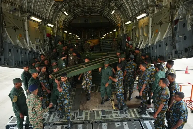 क्या भारत ने श्रीलंका में तूफान प्रभावित क्षेत्रों में सड़क संपर्क बहाल करने के लिए मदद पहुंचाई?