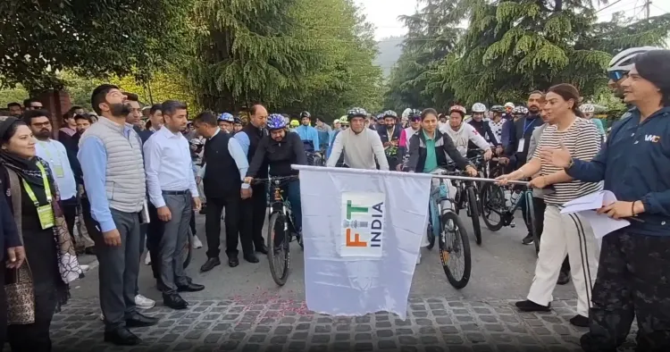 फिट इंडिया संदेश: डल झील किनारे 'संडे ऑन साइकिल', मांडविया बोले — स्वस्थ नागरिक से बनेगा विकसित भारत