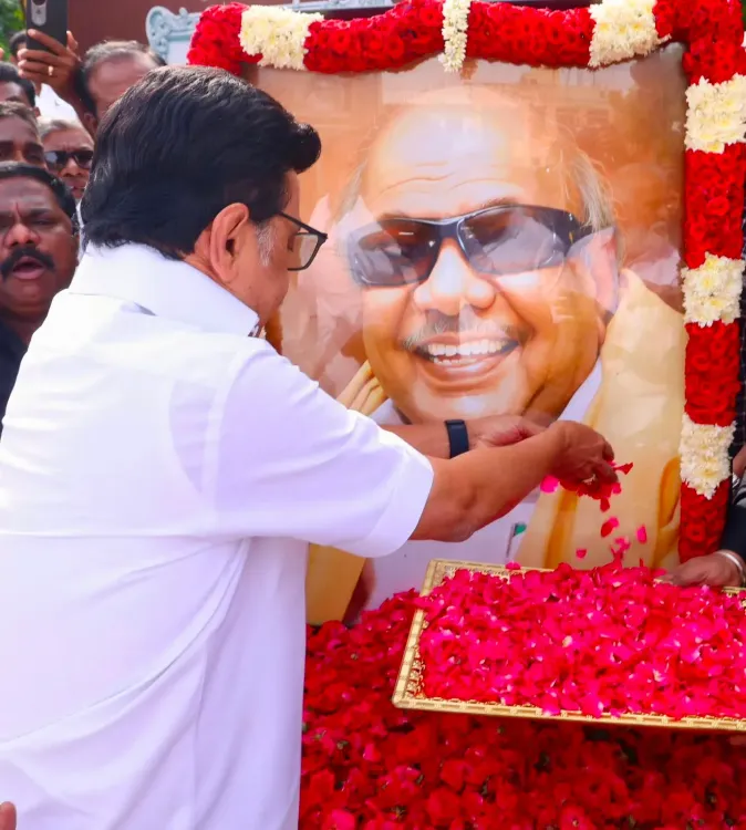 Stalin marks Kalaignar's death anniversary with #KalaignarForever