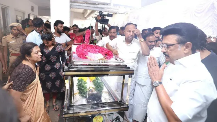 Stalin pays last respects to friend Bhagyaraj