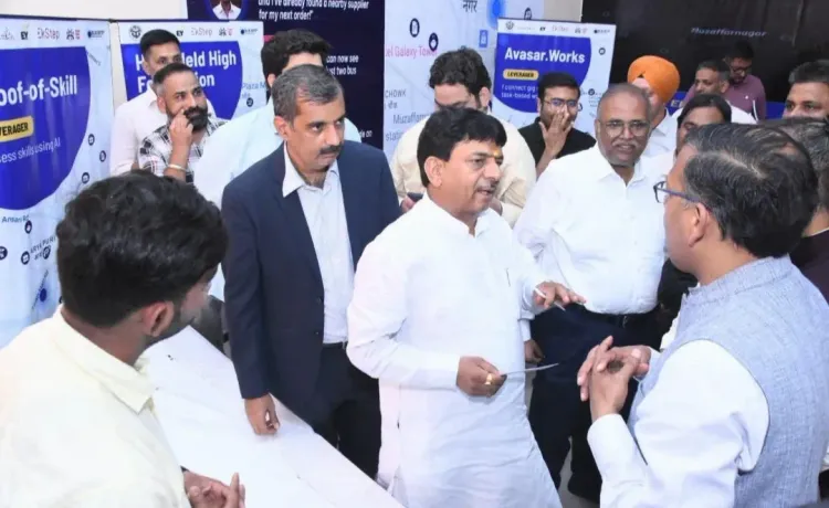 योगी सरकार का 'ब्लू डॉट्सएआई' विस्तार: UP के 18 मंडलों में स्थानीय भाषा में मिलेगी नौकरी की जानकारी