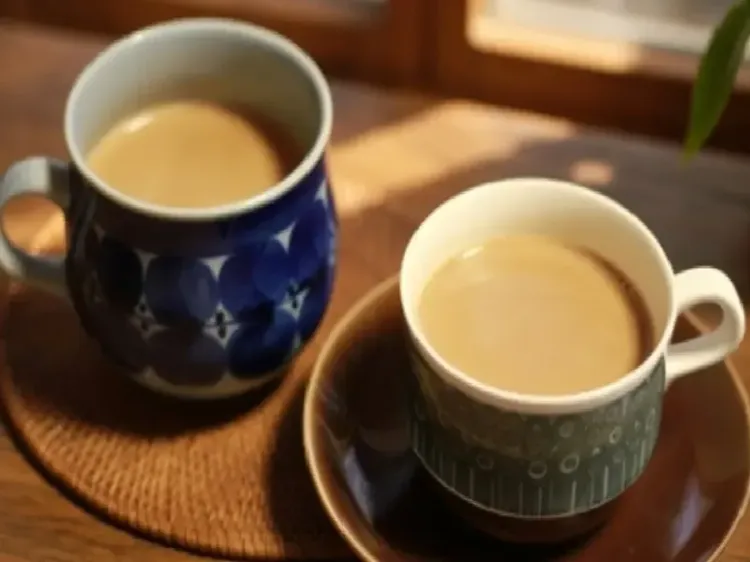 सुबह के नाश्ते में चाय, बिस्किट और नमकीन का सेवन: सेहत को हो रहा नुकसान