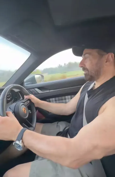 Sunny Deol unwinds with Satinder Sartaj's music during early morning drive