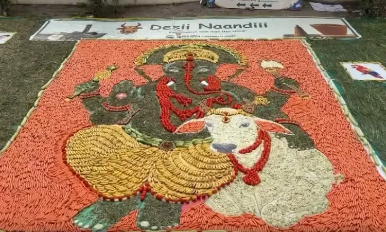 सूरत में ७ टन सब्जियों से बनी विशाल गणेश प्रतिमा, उत्सव के बाद १,००० गायों को मिलेगा महाप्रसाद