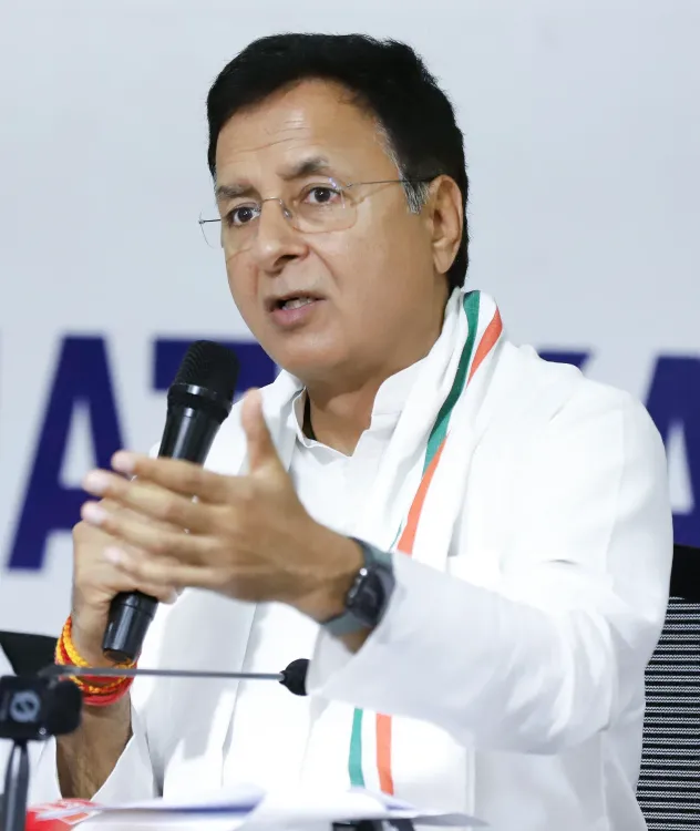 Karnataka CM change speculation: Surjewala denies power-sharing deal