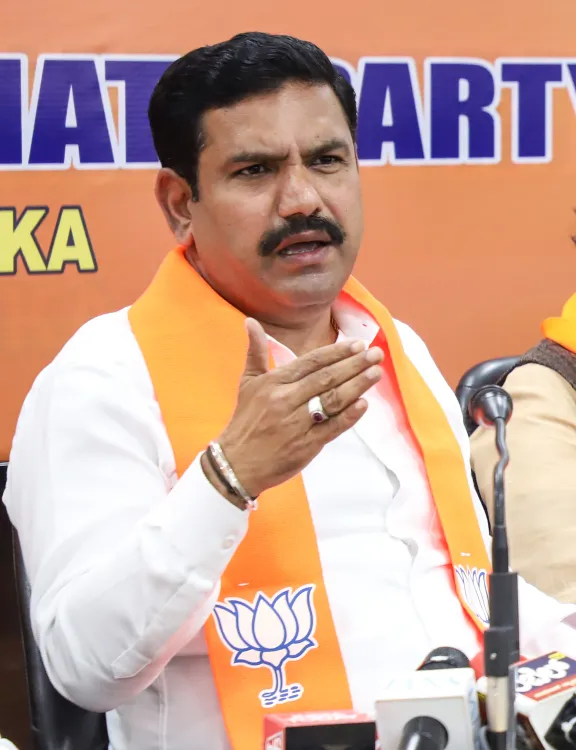 Is Surjewala's Visit a Strategy to Oust Karnataka CM?