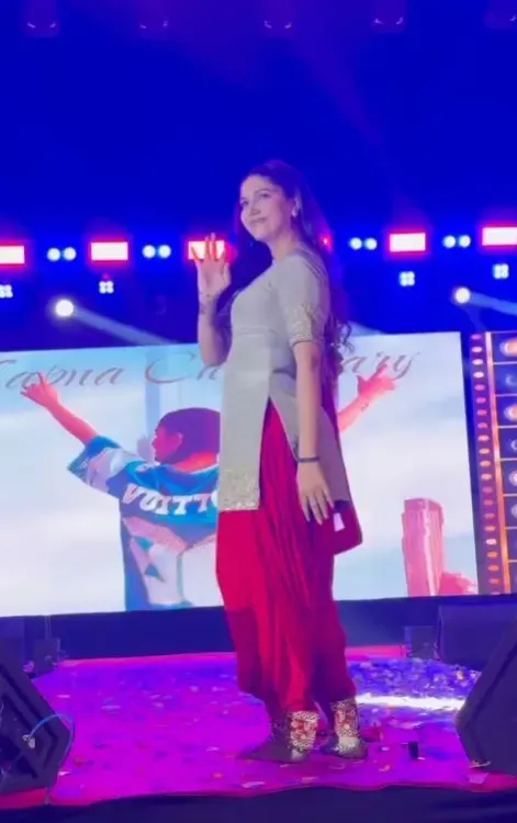 क्या 'सुथरी' पर थिरकीं सपना चौधरी और रानी चटर्जी बनीं 'हेमा मालिनी'?