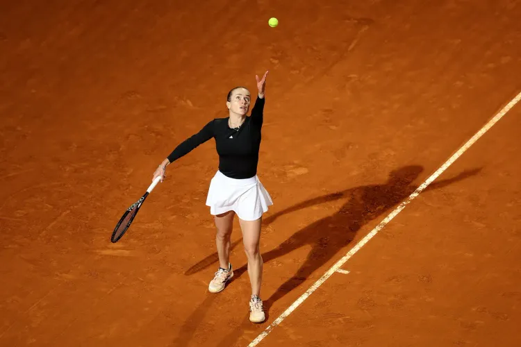 Svitolina beats Swiatek 6-2,4-6,6-2 to reach Italian Open final