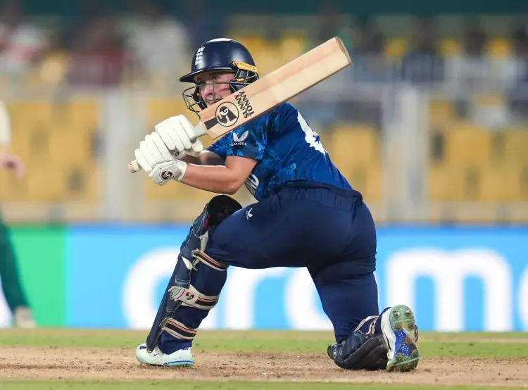 Alice Capsey joins Sydney Sixers from Renegades for WBBL 12