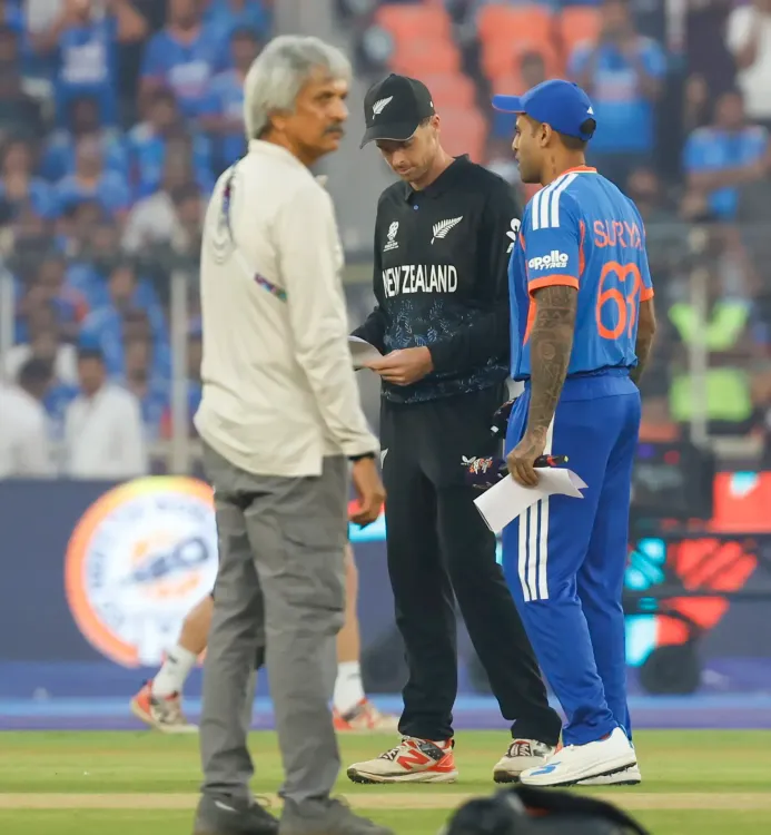 New Zealand Opts to Bowl First Against India in T20 World Cup Final, Duffy Steps In for McConchie