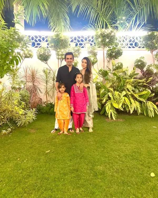 टी20 वर्ल्ड कप: फाइनल से पहले गौतम गंभीर की पत्नी और बेटियाँ अहमदाबाद पहुंचीं
