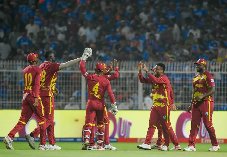 टी20 वर्ल्ड कप: वेस्टइंडीज टीम के खिलाड़ियों की कमर्शियल फ्लाइट से घर वापसी