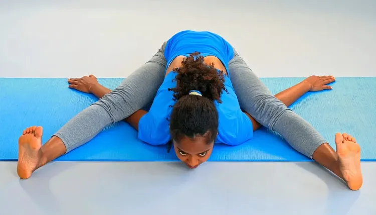 कुर्मासन योग: तनाव, कब्ज और कमर दर्द से मुक्ति दिलाए, पेट की चर्बी भी होगी कम