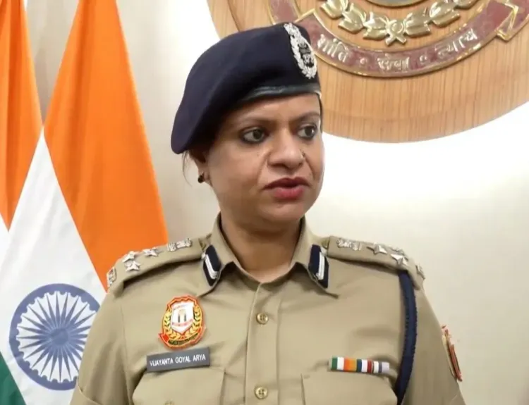 दिल्ली में अवैध पार्किंग पर ट्रैफिक पुलिस-MCD का संयुक्त अभियान, एडिशनल सीपी विजयंता आर्या बोलीं — आदत और पैसे बचाना बड़ी वजह