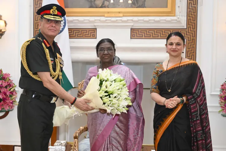 थलसेना प्रमुख जनरल धीरज सेठ ने राष्ट्रपति द्रौपदी मुर्मु से की शिष्टाचार भेंट, 'विजय' दृष्टिकोण पर चर्चा