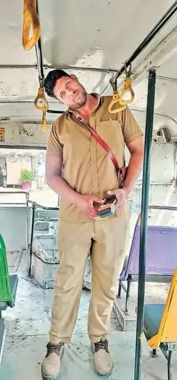 TGSRTC reassigns 6.5-ft conductor Ameen Ansari after height-related hardship