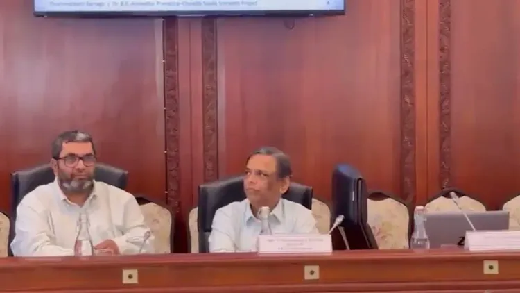 Telangana CM Revanth meets Fadnavis over Tummidihatti Barrage height