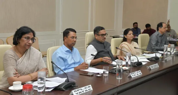 Telangana CS reviews Independence Day prep at Golconda Fort