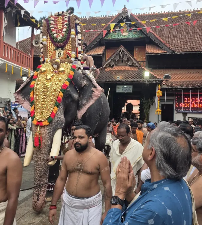 Tharoor on Thiruvananthapuram: Temples, Rockets and One City
