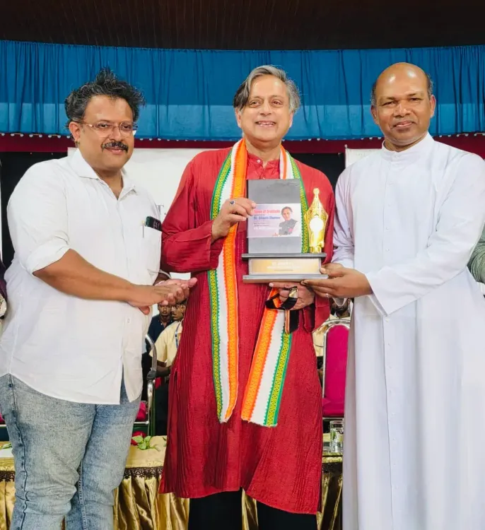 Tharoor Presents Trophies at Thiruvananthapuram Award Ceremony