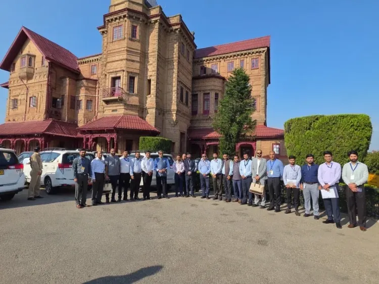 Tharoor Shares Committee Tour Pause at Scenic Heritage Site