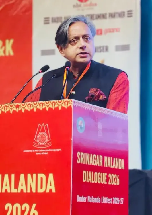 Tharoor Speaks on Tourism as Peacebuilding at Srinagar Dialogue