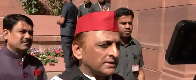 Akhilesh Yadav Slams Government Over LPG Crisis: Long Queues for Gas Cylinders