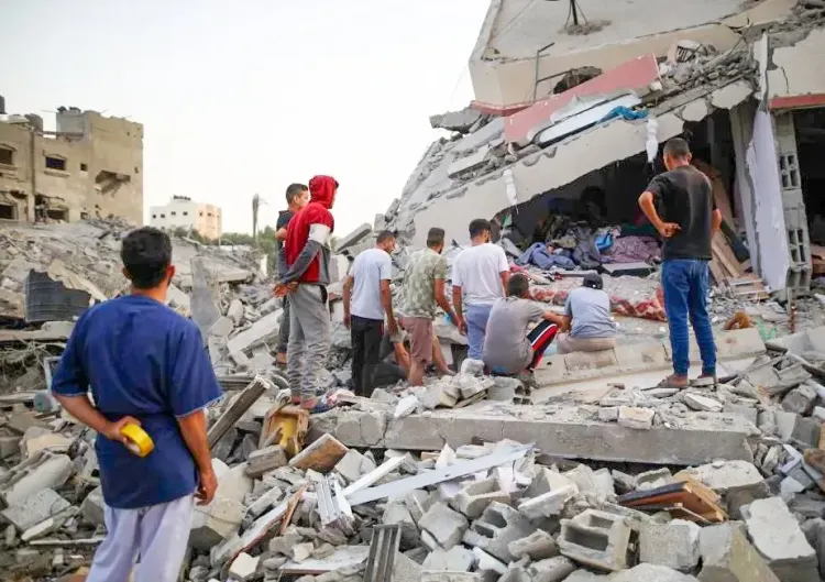 Massive Return of Displaced Palestinians to Gaza