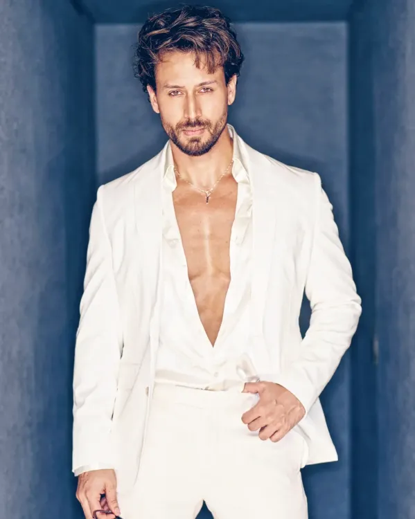 Tiger Shroff shares throwback Baaghi kickboxing video from Bangkok streets