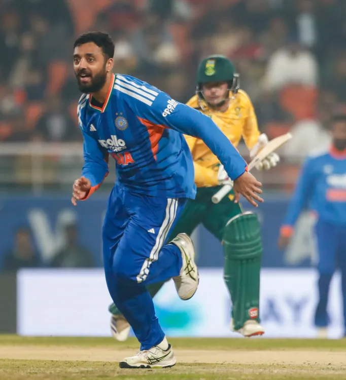 क्या वरुण चक्रवर्ती बनाएंगे खास उपलब्धि तीसरे टी20 में?