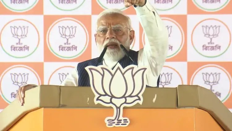 बंगाल में TMC का दीया बुझने वाला है, BJP सरकार दिलाएगी वर्षों के कष्टों से मुक्ति: PM मोदी का दम दम में हुंकार