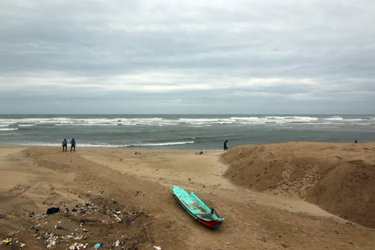 Should the public prepare for Cyclone Ditwah as it approaches Tamil Nadu?
